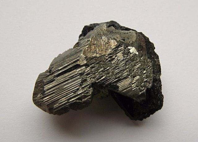 Thư hoàng là gì? Công dụng trị bệnh của Thư hoàng