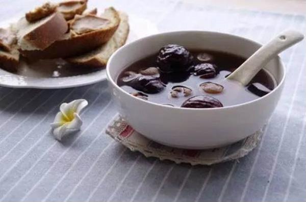 Điều trị tiêu chảy bằng những bài trà thuốc đơn giản