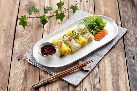 Cách làm món cuốn gà hạt thông