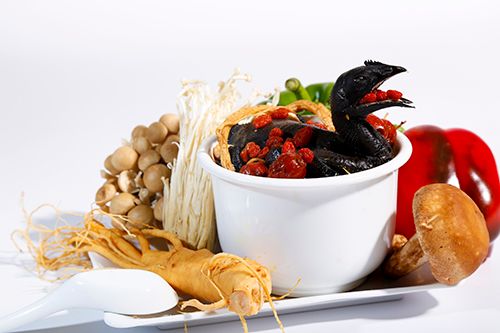 Hướng dẫn làm món gà ác hầm sa nhân