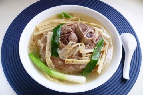 Công dụng và cách làm món măng hầm sen tươi