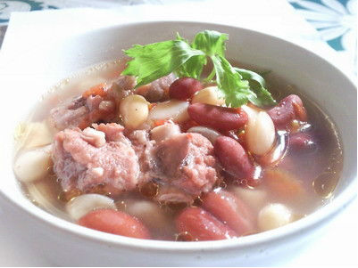 Đậu đỏ hầm thịt nạc - Mạnh gân cốt, chống loãng xương