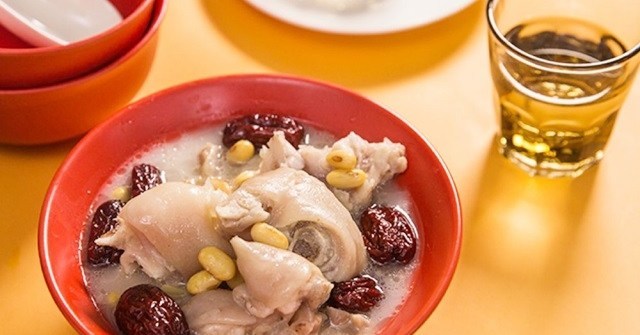 Hướng dẫn làm món Móng heo hầm táo