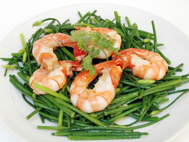 Cải thiện tình trạng táo bón bằng rau hẹ xào