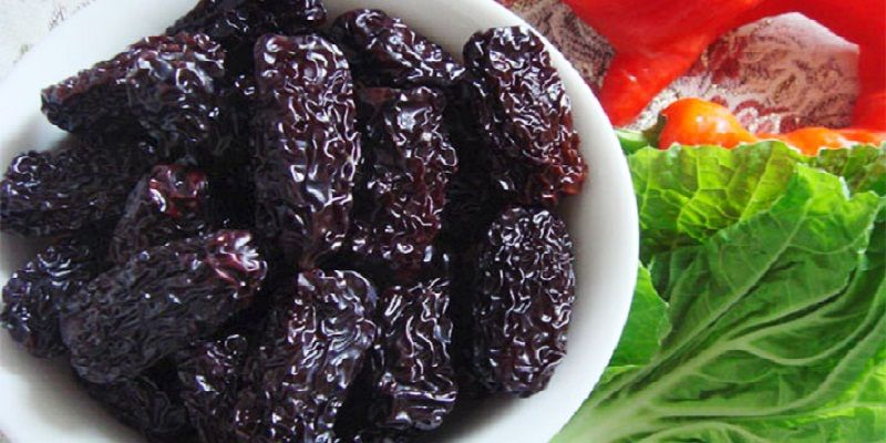 Cách làm món canh rau cần táo tàu