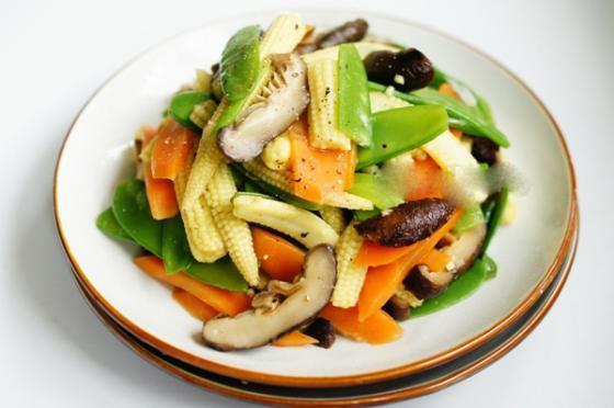 Công dụng và cách làm món xào ba nấm